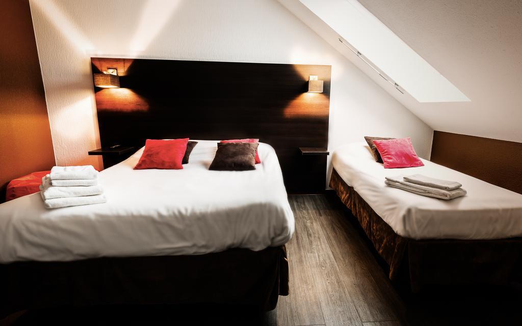 Logis Hotel Lons-Le-Saunier - Restaurant Le Grill Екстериор снимка