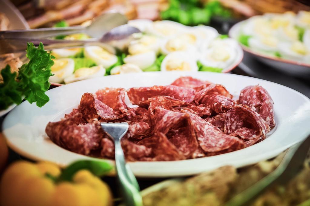 Logis Hotel Lons-Le-Saunier - Restaurant Le Grill Екстериор снимка