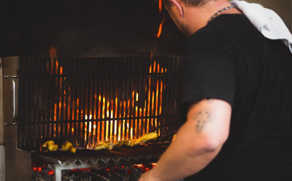 Logis Hotel Lons-Le-Saunier - Restaurant Le Grill Екстериор снимка