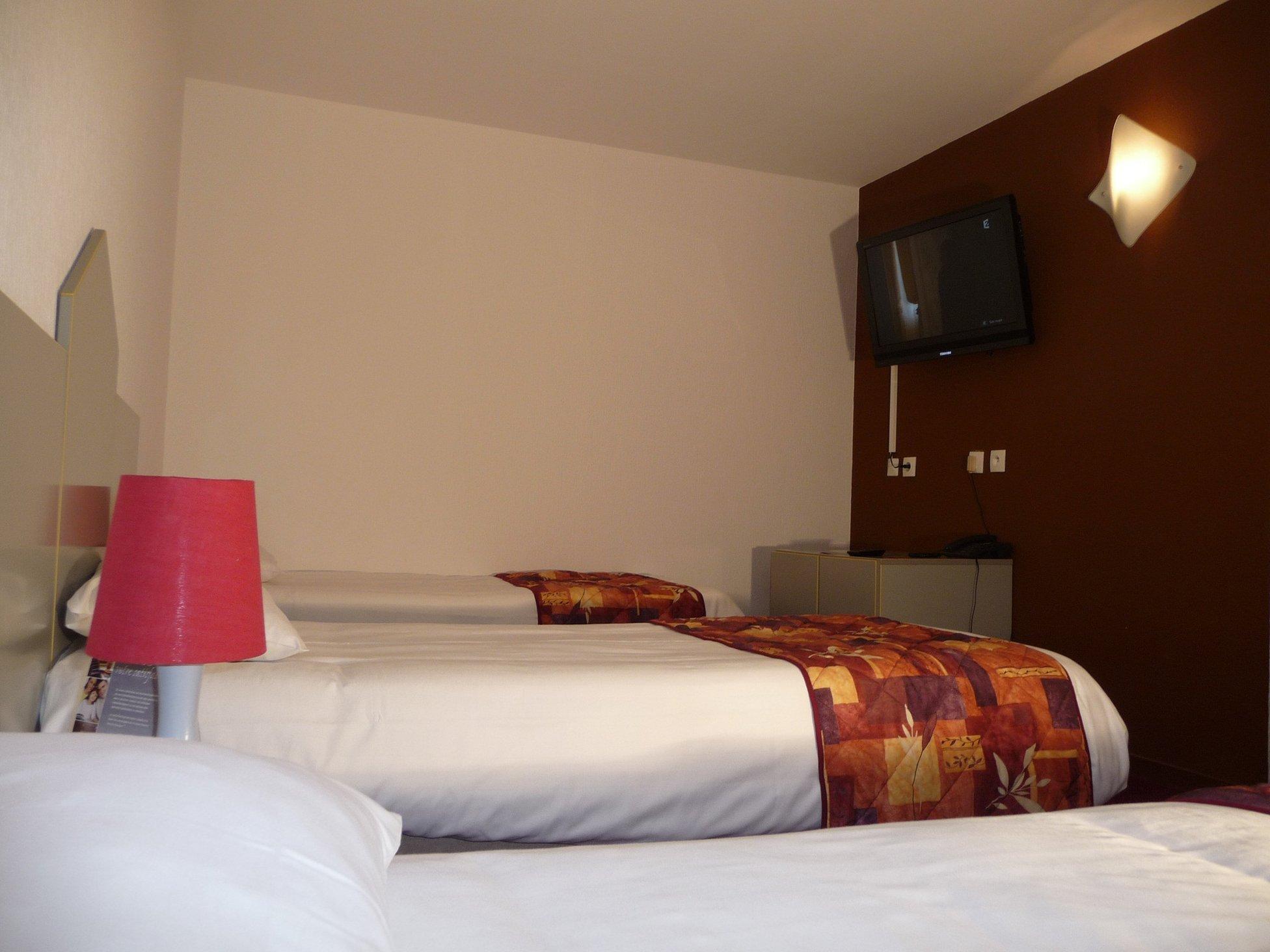Logis Hotel Lons-Le-Saunier - Restaurant Le Grill Екстериор снимка