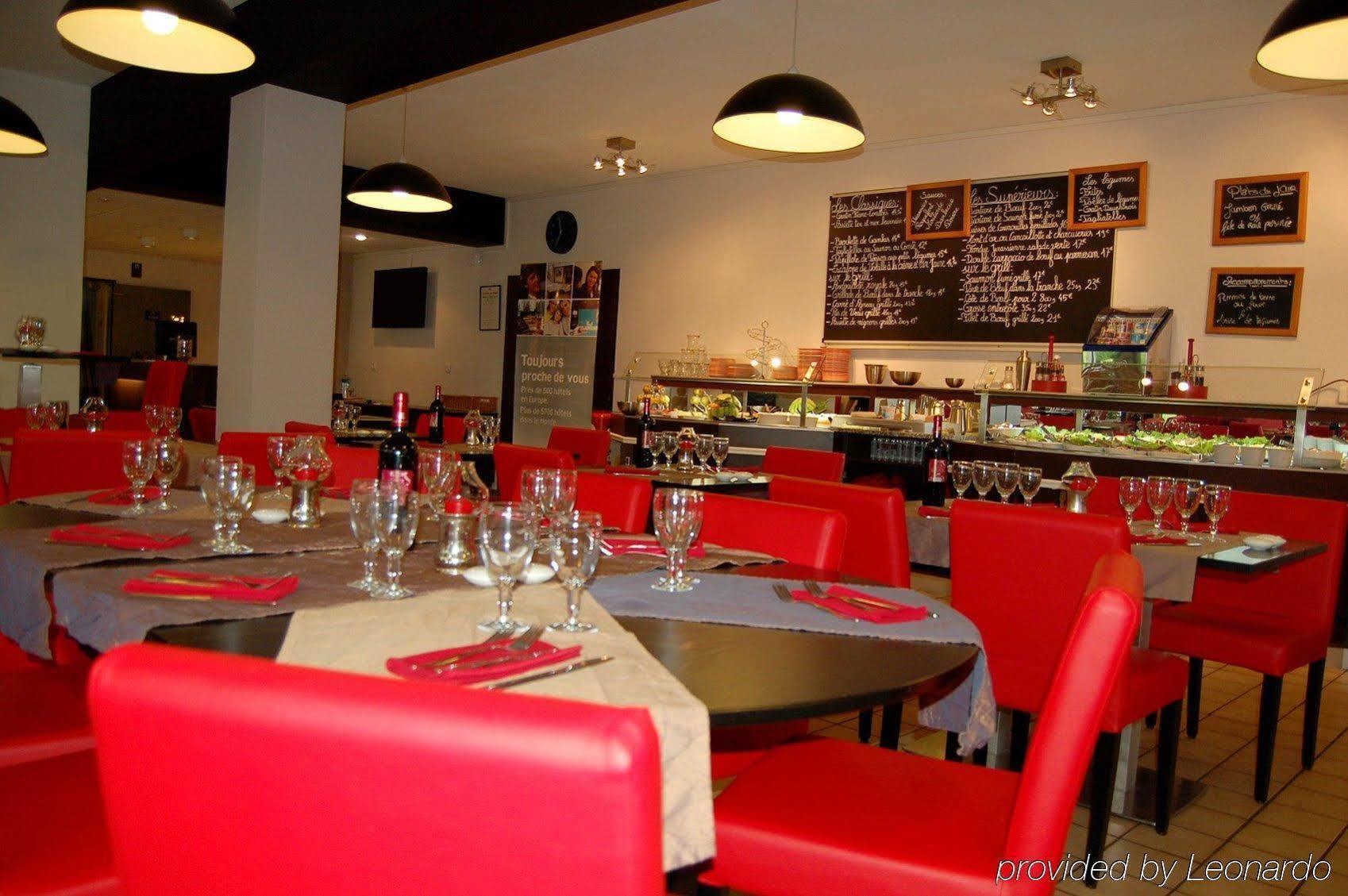 Logis Hotel Lons-Le-Saunier - Restaurant Le Grill Екстериор снимка